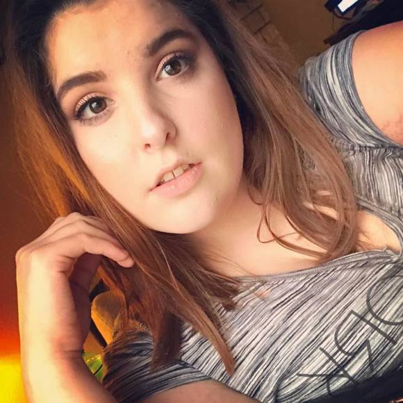 Meet your Posher, Kylee - Picture 1 of 1